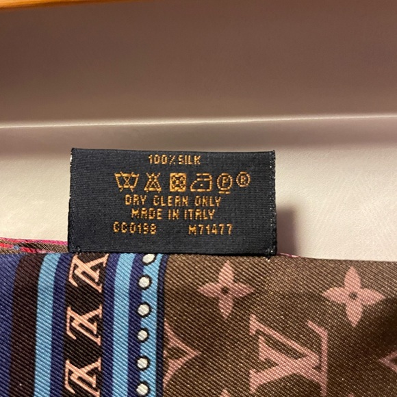 Louis Vuitton Silk "Louis A Paris" Bandeau Fuchsia - Picture 7 of 7